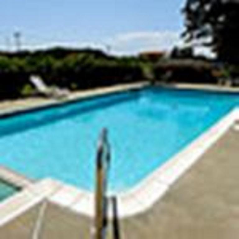 The Whispering Pines Motel- Whitestone White Stone Exterior foto
