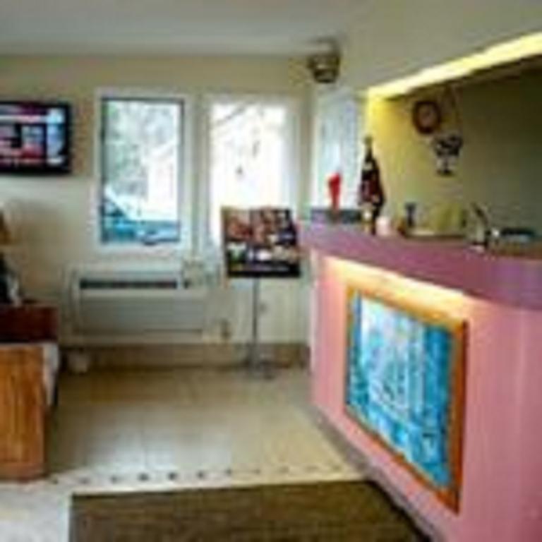 The Whispering Pines Motel- Whitestone White Stone Exterior foto